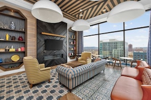 TV, offices - Walkable 2 bed - Paul Brown Stadium (Cincinnati)