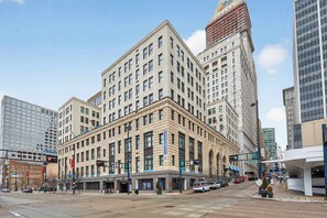Exterior - 2 King | Sky Lounge, Hot Tub Downtown (Cincinnati)