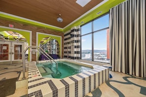 Pool - 2 Kings| Fountain Sq |Sky Lounge (Cincinnati)