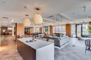 Interior - Downtown Apt Steps from Dining-3 beds (Cincinnati)