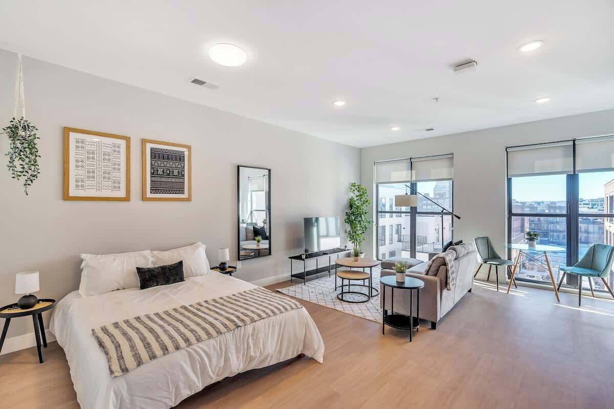 Bureau, fer et planche à repasser, Wi-Fi, draps fournis