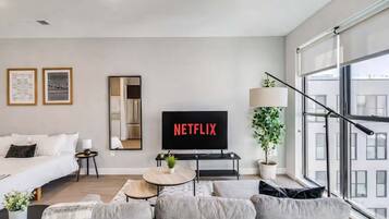 Desk, iron/ironing board, WiFi, bed sheets