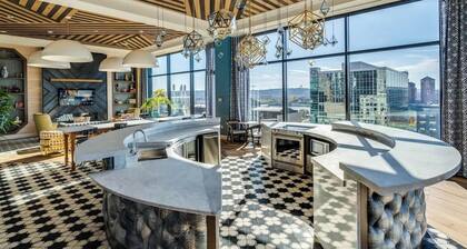 Downtown 2 Bed Steps from Paul Brown Stadium