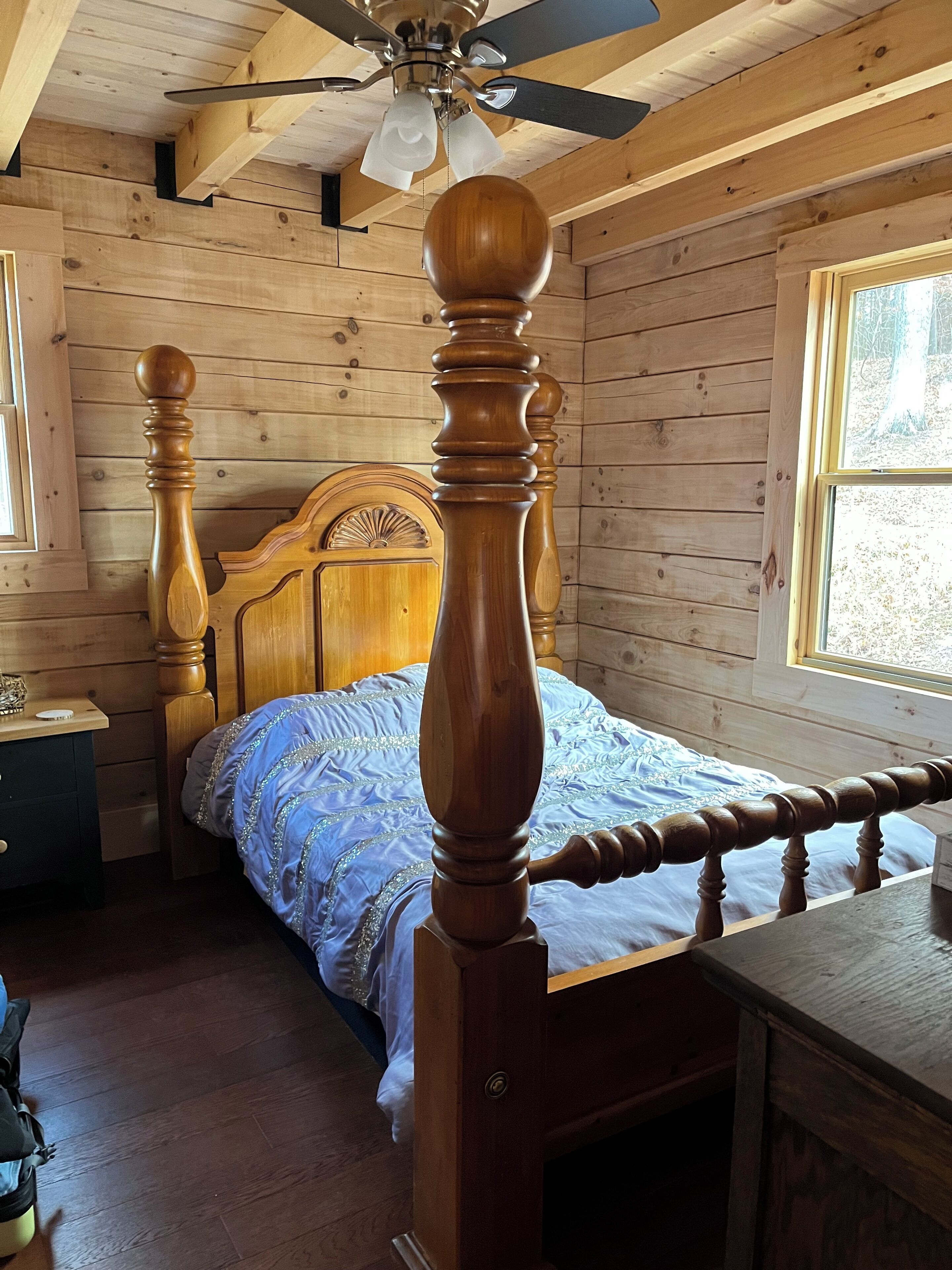 2 slaapkamers, een bureau, een strijkplank/strijkijzer, gratis wifi