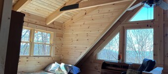 Escape the city at the Cross Mountain Hideaway. A spacious cabin by Luray.