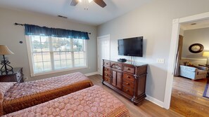 Interior - Magnolia Pointe Luster Leaf 4898-103 (Myrtle Beach)