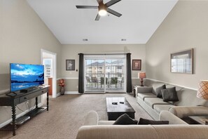 Interior - Magnolia Pointe Luster Leaf 4895-403 (Myrtle Beach)