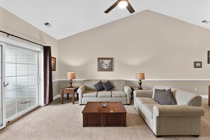 Interior - Magnolia Pointe Luster Leaf 4895-403 (Myrtle Beach)