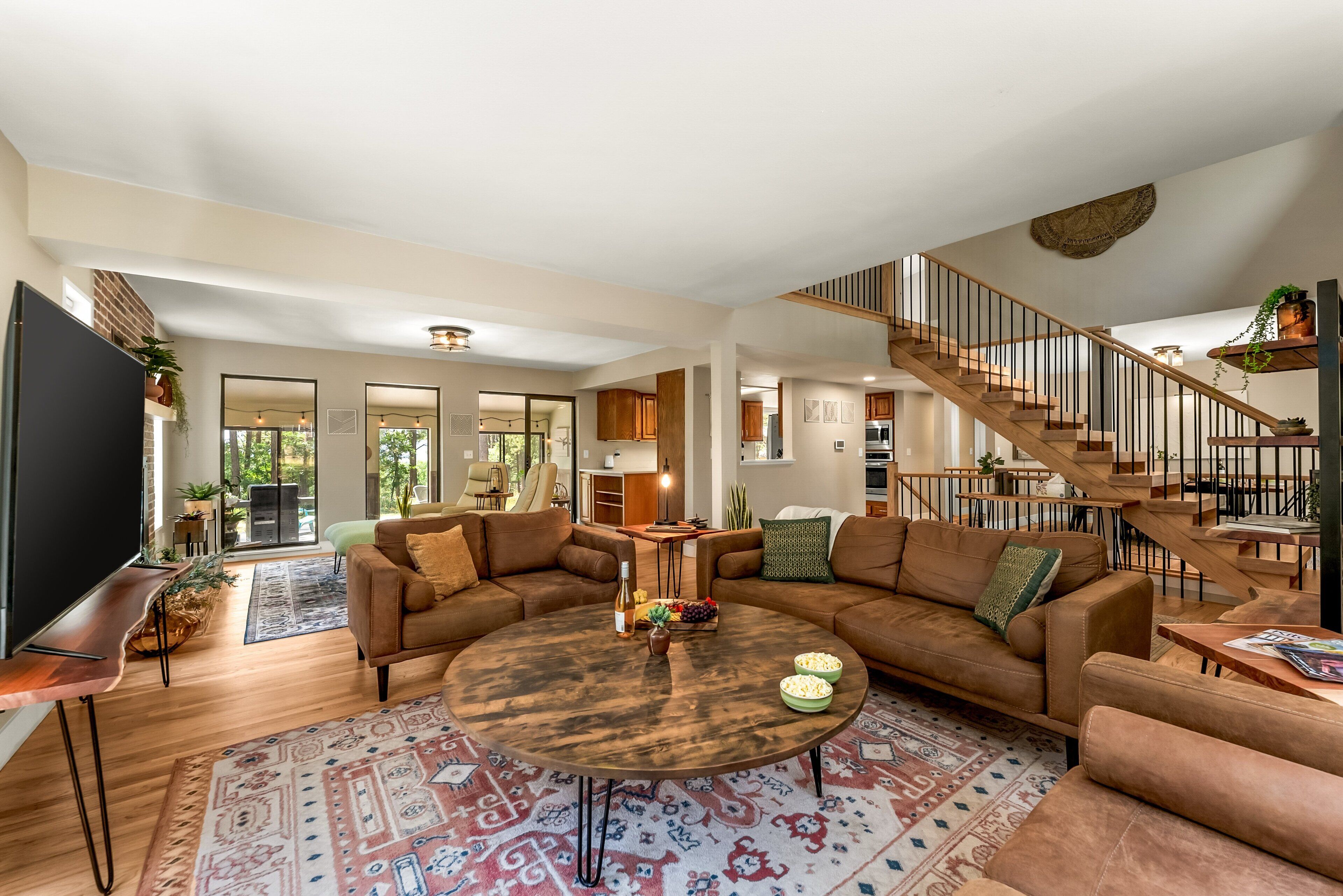 Televisión y chimenea 