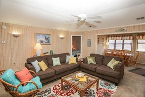 Interior - Guest Cottage 57 (Myrtle Beach)