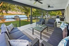 Interior - Southern Sunrise (Mooresville)