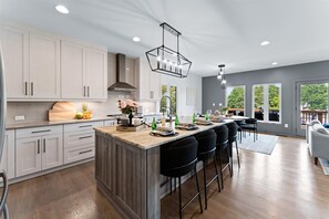 House (4 Bedrooms) | Interior