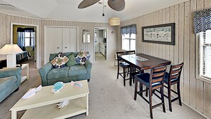 Interior - Guest Cottage 14 (Myrtle Beach)