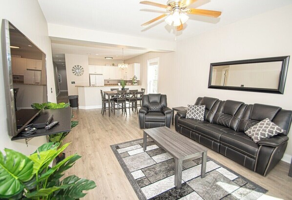 Interior - World Tour 100-201a (Myrtle Beach)