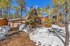 Chalet (2 Bedrooms) | Interior