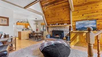 Chalet (2 Bedrooms) | Interior