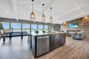 Interior - Lake Norman Breakaway (Mooresville)