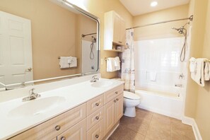 Interior - Magnolia Pointe Luster Leaf 4837-302 (Myrtle Beach)