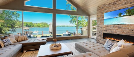 House (5 Bedrooms) | Interior