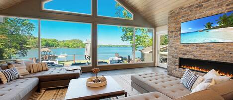 House (5 Bedrooms) | Interior