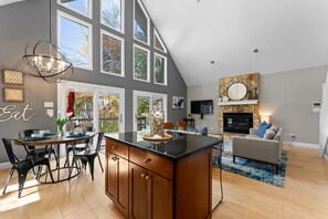 House (4 Bedrooms) | Interior - Blarney Bay (Mooresville)