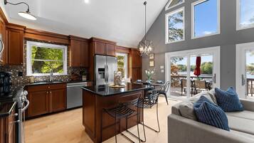 Rumah (4 Bedrooms) | Interior