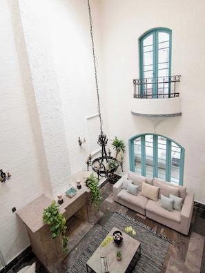 Lobby - 8BR House with Patio · 18 Guests · Condesa (Ciudad de México)