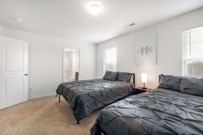 Exclusive House, Garden View | Premium bedding, down comforters, memory foam beds, iron/ironing board - Modern Comfort Spacious Home 5BR 3BA  (Greensboro)