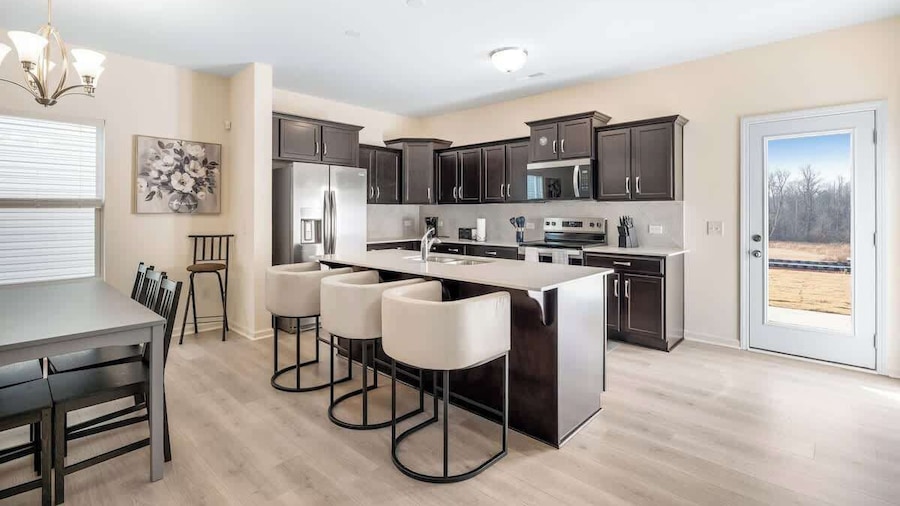 Modern Comfort Spacious Home 5BR 3BA