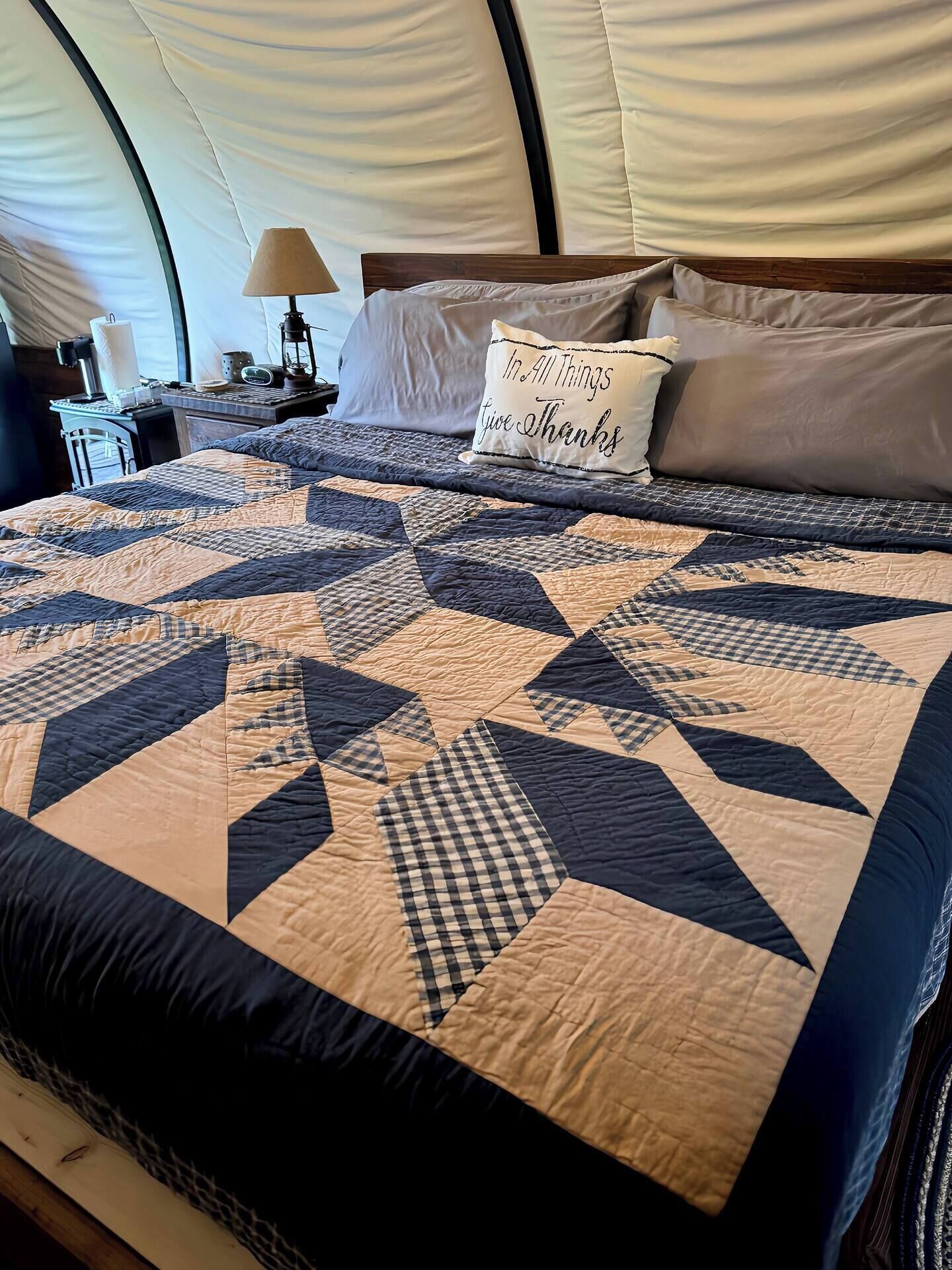 Ferros/tábuas de passar roupa, Wi-Fi de cortesia, roupa de cama