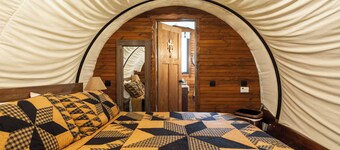 Luxury Covered Wagon, Rooterville Animal Sanctuary