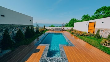 Bungalow Deluxe | Alberca | 2 albercas al aire libre