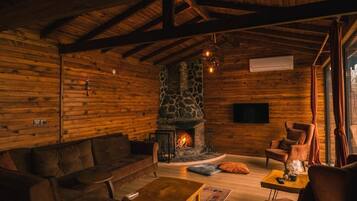 Superior Bungalow | Living area