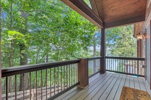 Property grounds - Luxury Lakefront Cottage with Private Boat Slip (Moneta)