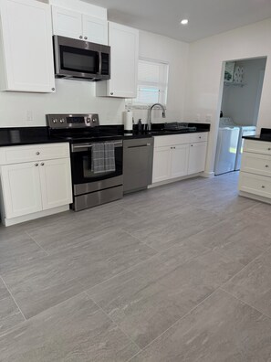 Fridge, microwave, oven, stovetop - Port Charlotte 3-2 waterfront home with dock and river view (Port Charlotte)