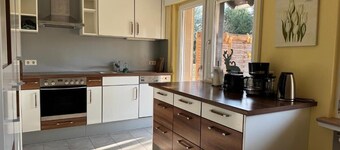 Große Monteurwohnung in Troisdorf | 100 qm | bis 5 Pers. | Garten | Parkplatz