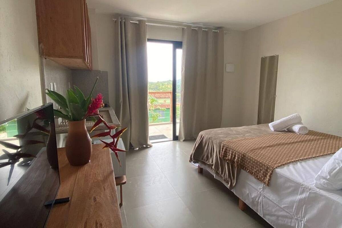 Espacio para trabajar con laptop y wifi gratis