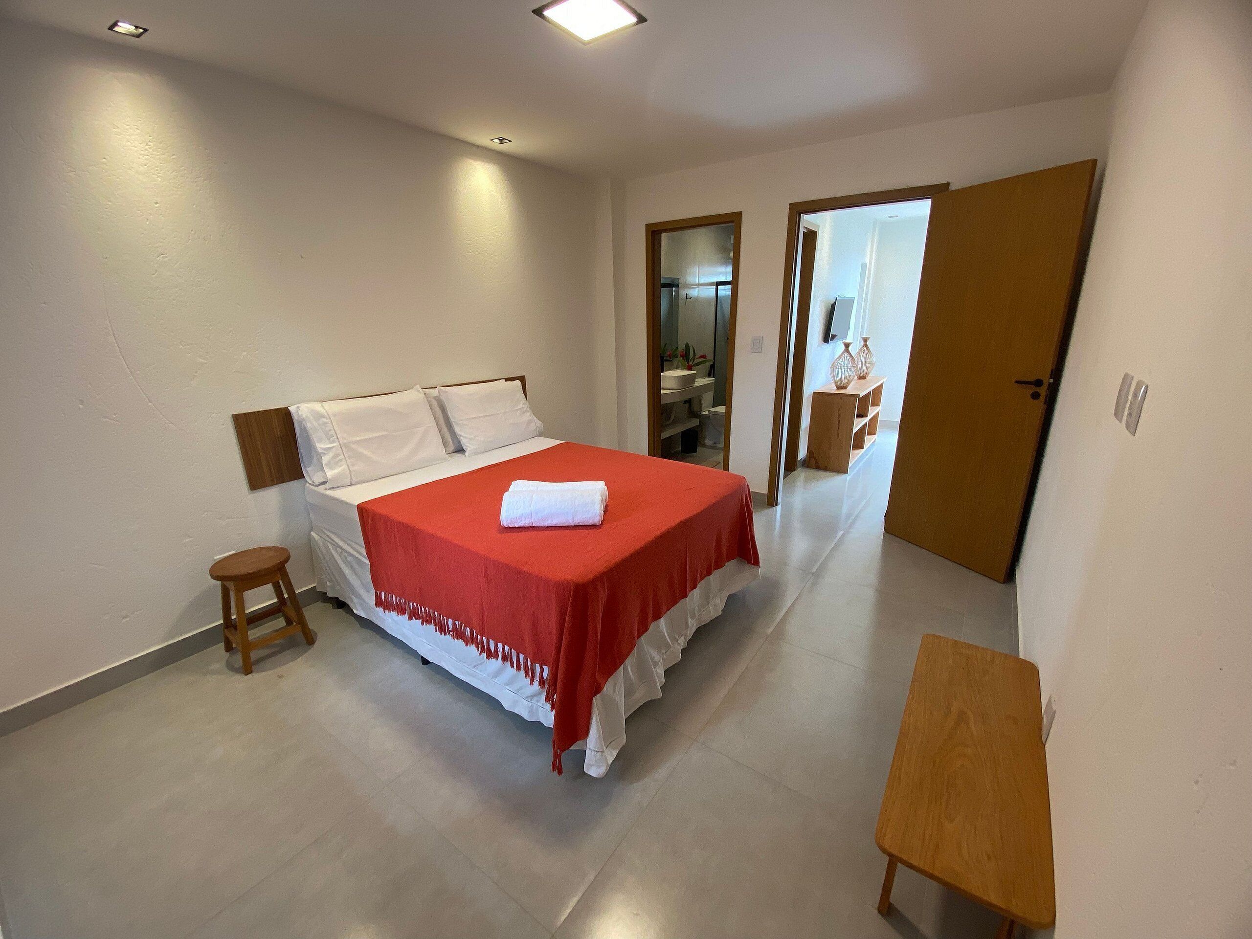 Espacio para trabajar con laptop y wifi gratis 