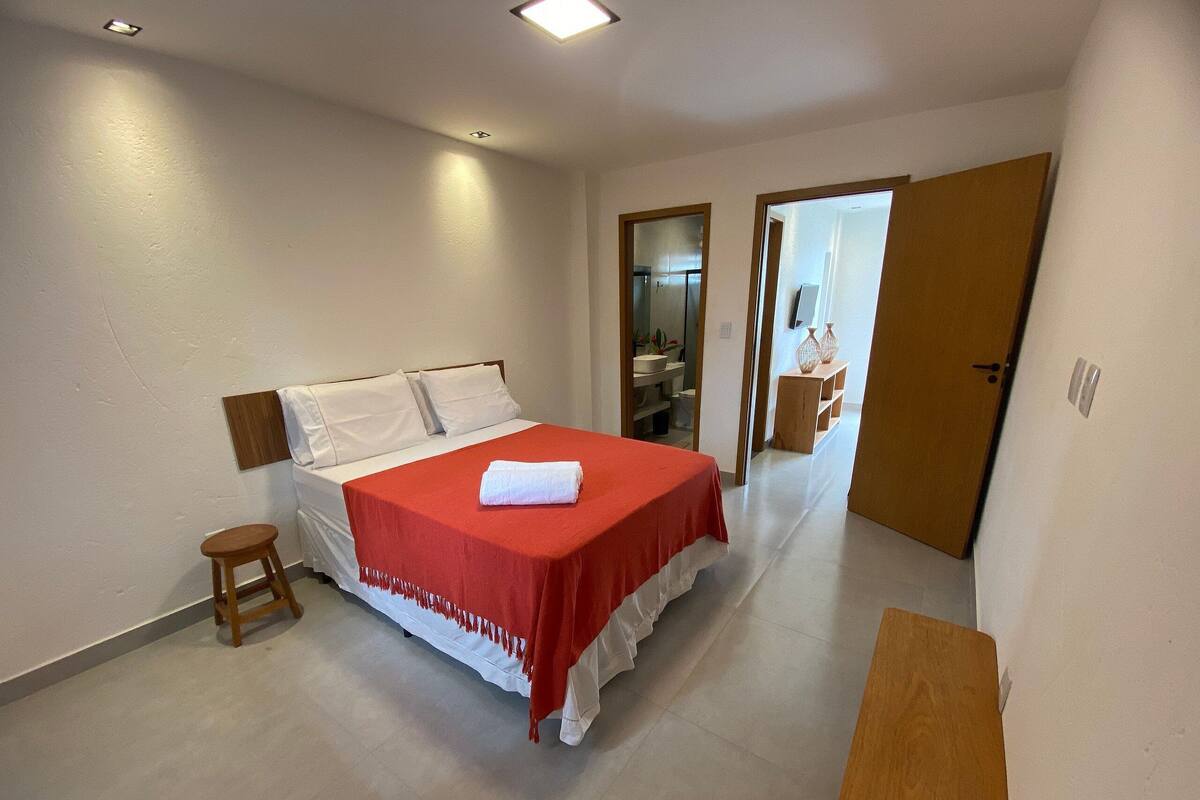 Espacio para trabajar con laptop y wifi gratis