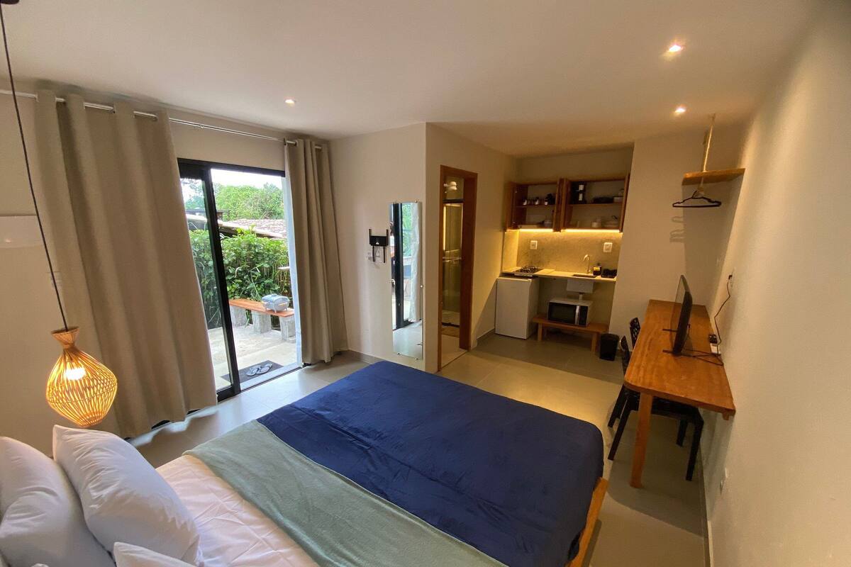 Espacio para trabajar con laptop y wifi gratis