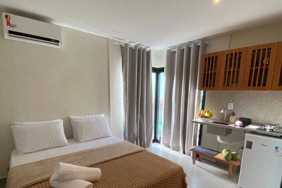 Espacio para trabajar con laptop y wifi gratis