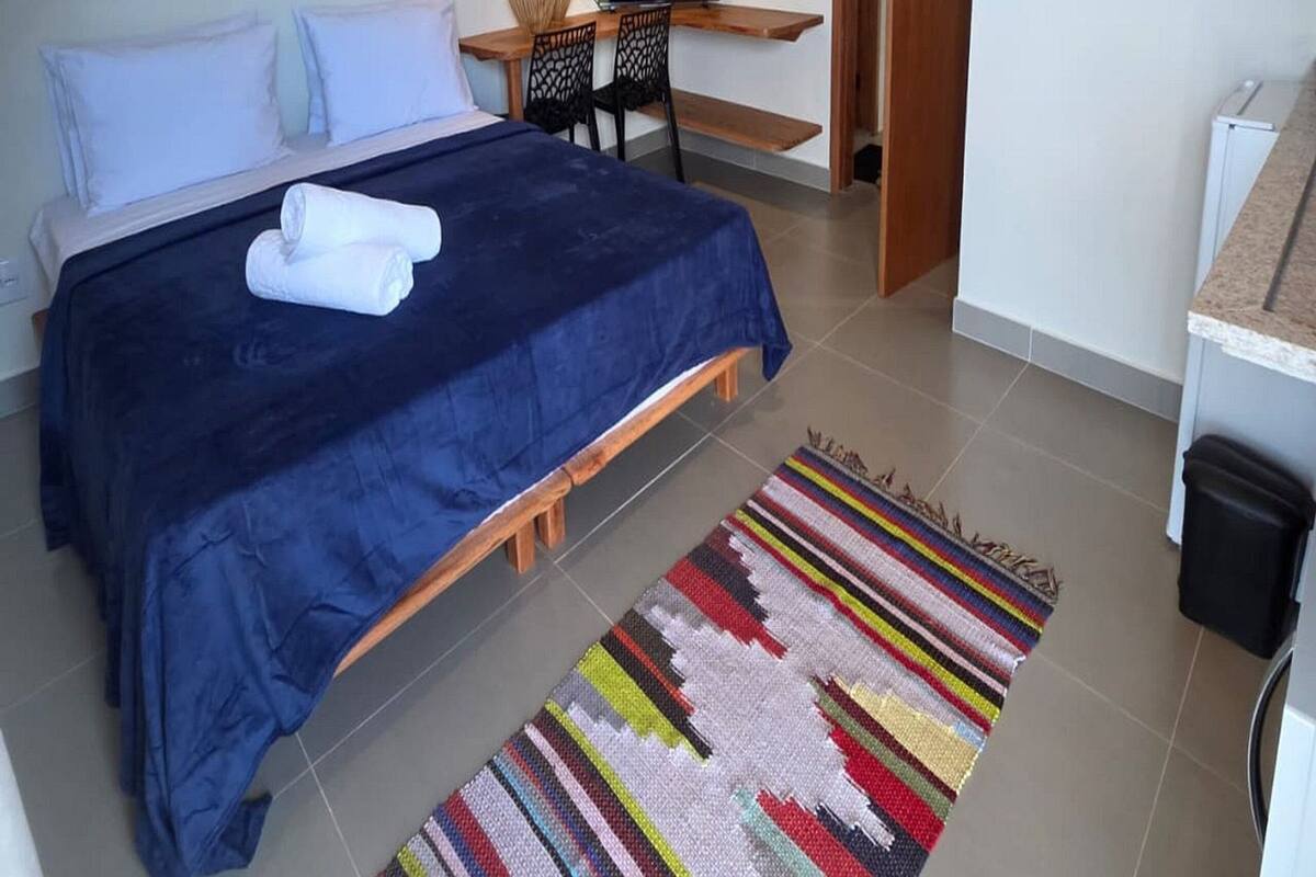 Espacio para trabajar con laptop y wifi gratis