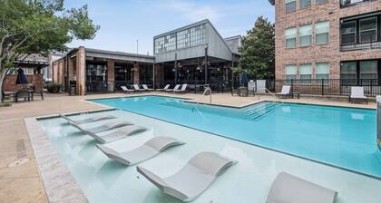 Charming Luxury Apartment Near Love Field Airport in Medical District Exec Stay.