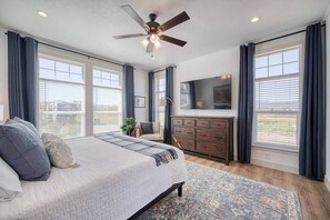 4 bedrooms, iron/ironing board, WiFi, bed sheets - 3 King Beds • Spacious • EV • A/C • Near Jackson (Teton County)