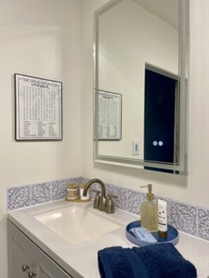 Hair dryer, towels