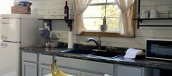 Charming 1BR Pet-Friendly Cottage - Peaceful Stay Near Downtown New Albany