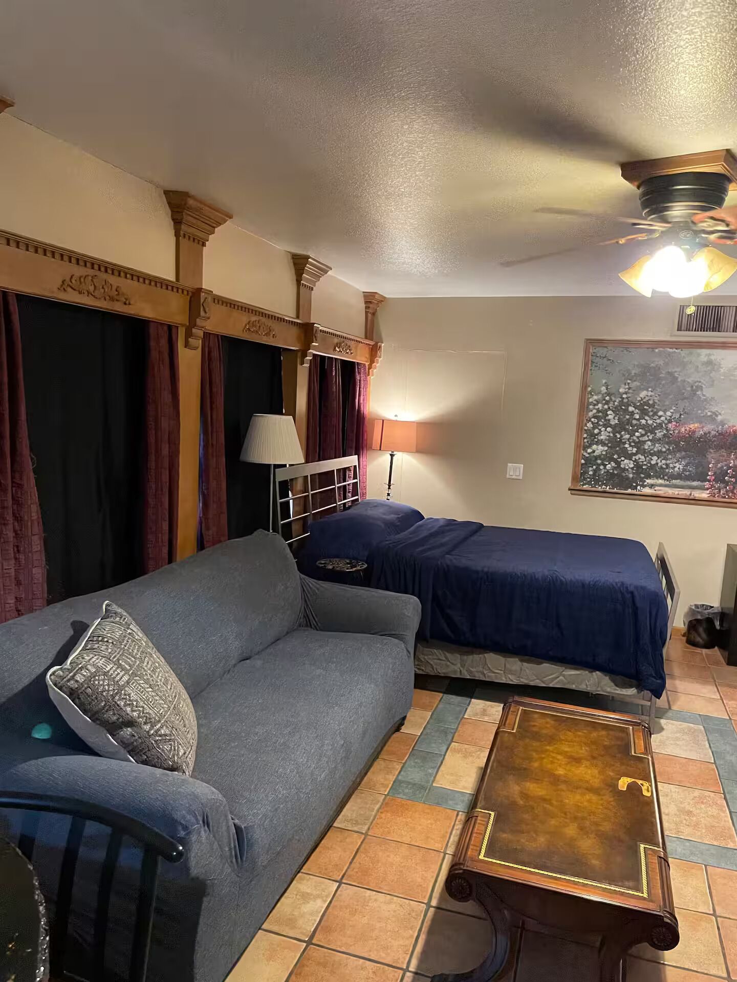 1 chambre, bureau, fer et planche à repasser, Wi-Fi gratuit