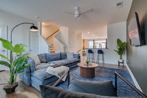 Townhome | Living area - Luxe King 4BR Townhouse to Uptown CLT (Charlotte)