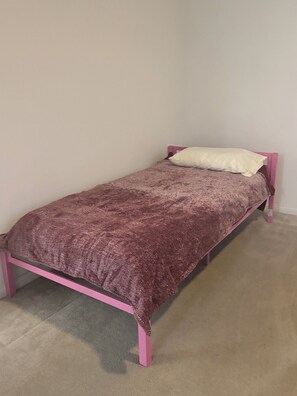 Acceso a internet y ropa de cama 