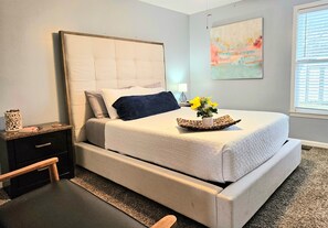 3 chambres, fer et planche à repasser, accès au Wi-Fi (inclus)